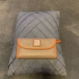 Excellent Condition - Dooney & Bourke Wallet